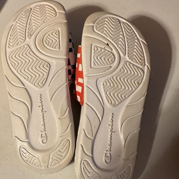 Champion youth slides size 1p. Very gently used. - Picture 6 of 7
